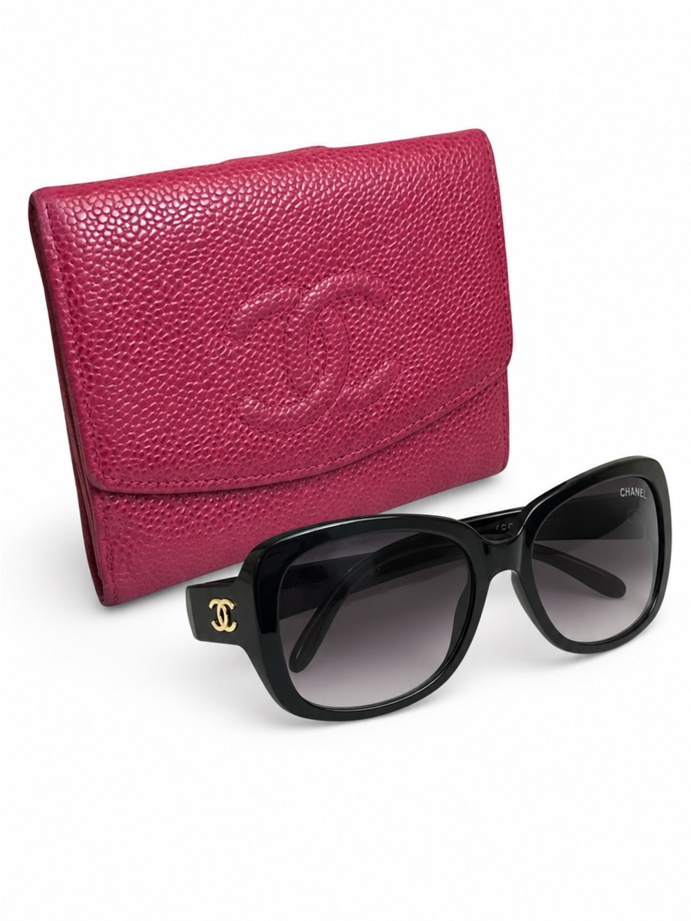Authentic Chanel Vintage Raspberry Pink Caviar Leather Compact Wallet CC Logo